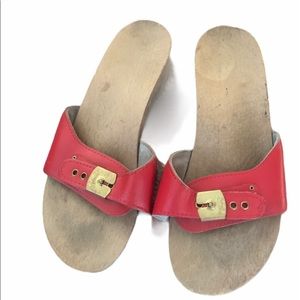 Women’s vintage Dr.Scholls wooden slide clog.